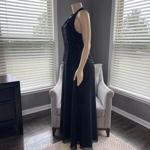 J kara New York Maxi Party Dress Beaded Sleeveless V-Neck